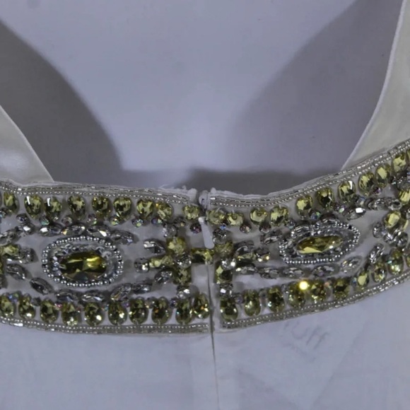 NEW SHERRI HILL White Crystal Beaded Off the Shoulder Open Back Gown Size 8 - Picture 10 of 11